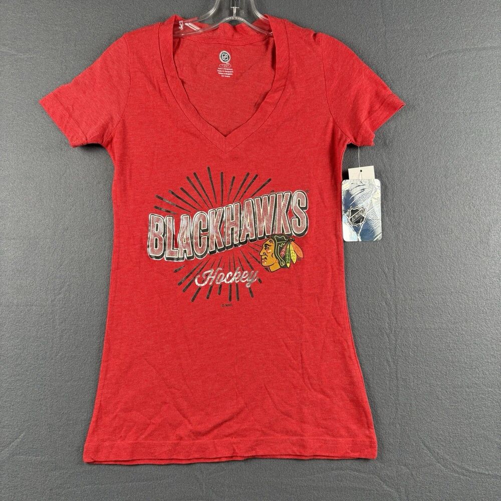 NHL Brand Chicago Blackhawks Women's Red Tee Shirt V-Neck Size Small Hockey